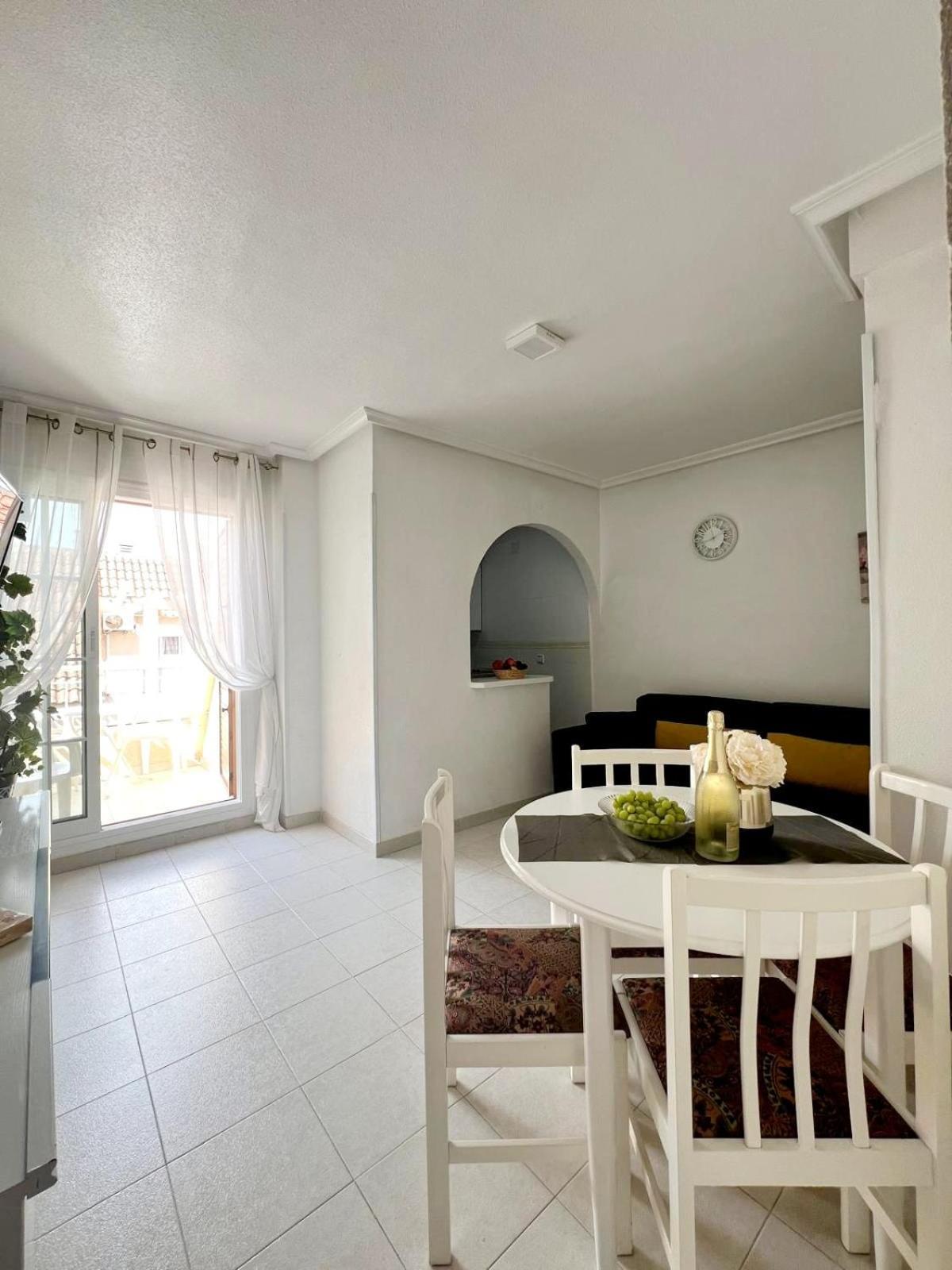 Holiday Apartment Torrevieja Exterior photo